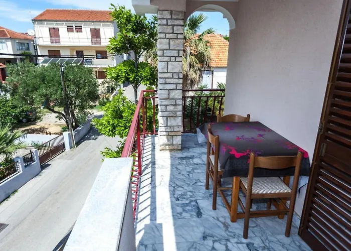 Pensjonat And With Parking Space Pakostane, Biograd - 24768 Pakoštane